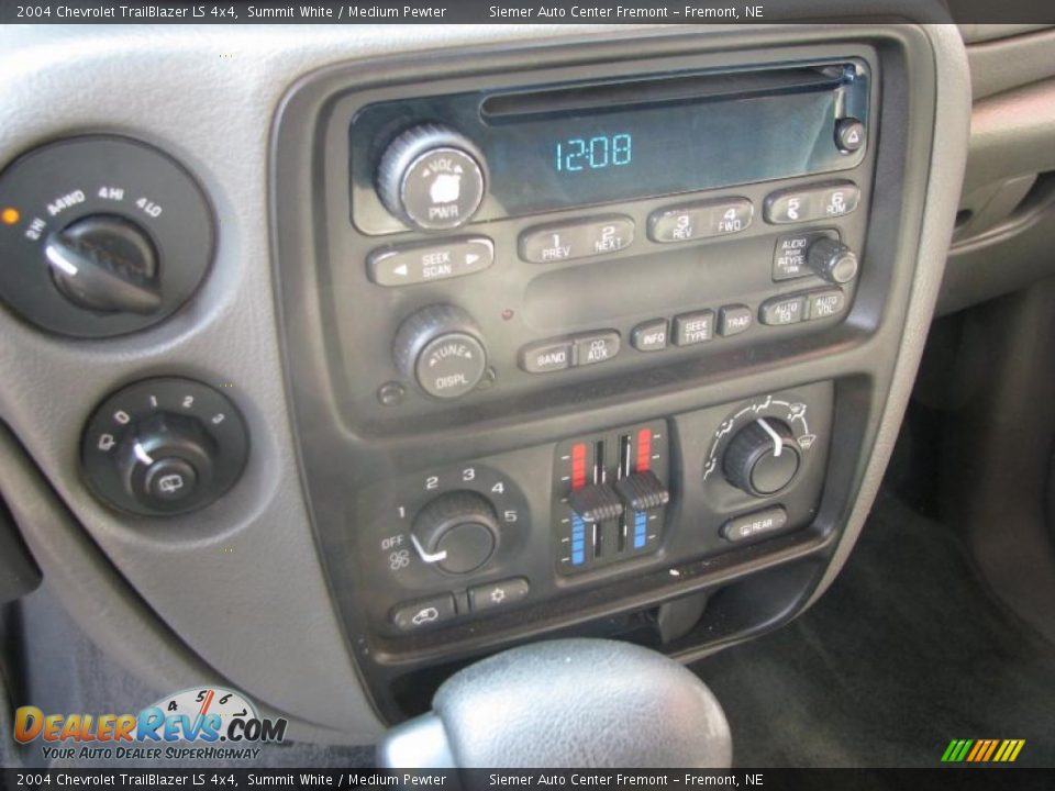 2004 Chevrolet TrailBlazer LS 4x4 Summit White / Medium Pewter Photo #23