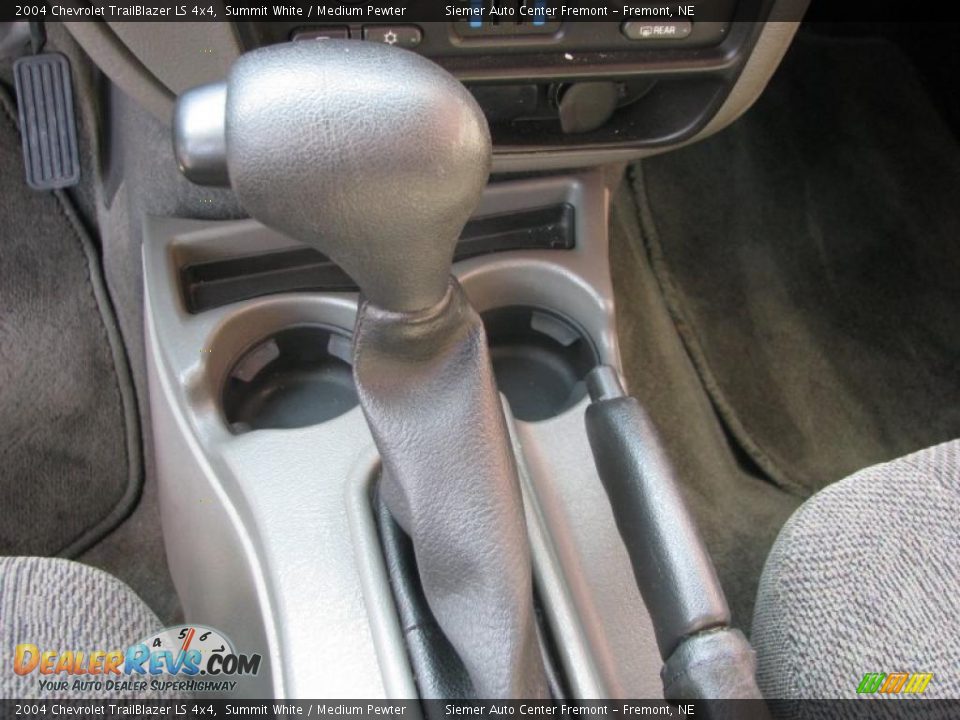2004 Chevrolet TrailBlazer LS 4x4 Summit White / Medium Pewter Photo #26