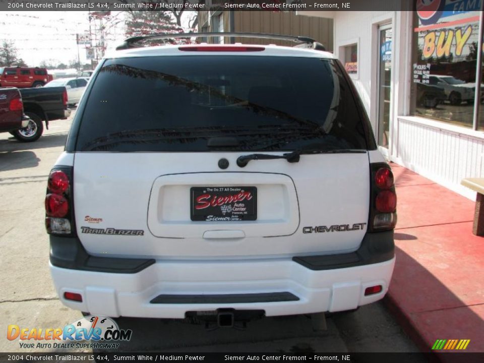 2004 Chevrolet TrailBlazer LS 4x4 Summit White / Medium Pewter Photo #34