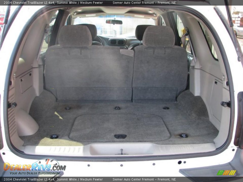 2004 Chevrolet TrailBlazer LS 4x4 Summit White / Medium Pewter Photo #36