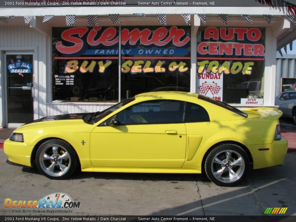 2001 Ford Mustang V6 Coupe Zinc Yellow Metallic / Dark Charcoal Photo #1