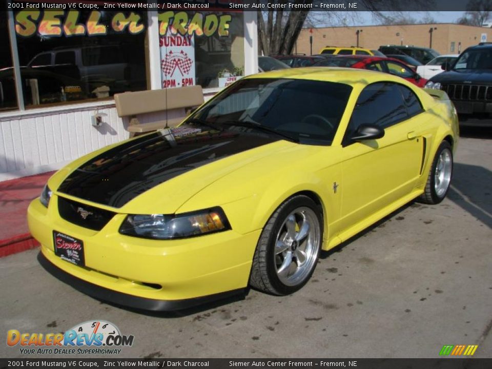 2001 Ford Mustang V6 Coupe Zinc Yellow Metallic / Dark Charcoal Photo #3