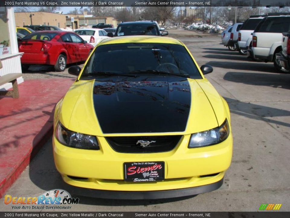 2001 Ford Mustang V6 Coupe Zinc Yellow Metallic / Dark Charcoal Photo #4