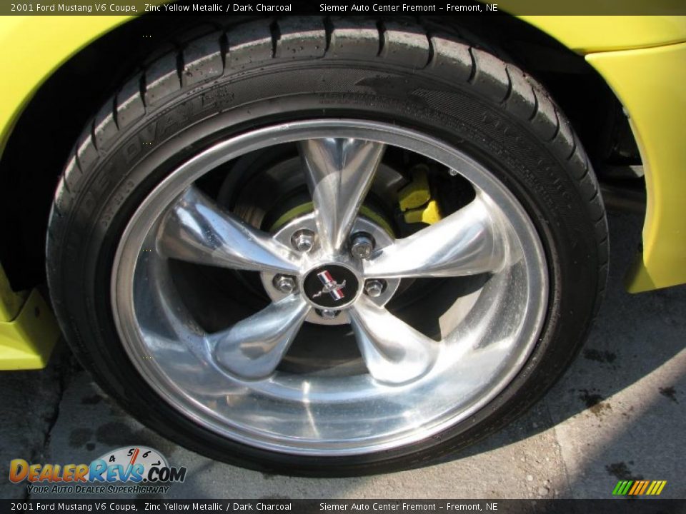 2001 Ford Mustang V6 Coupe Zinc Yellow Metallic / Dark Charcoal Photo #12