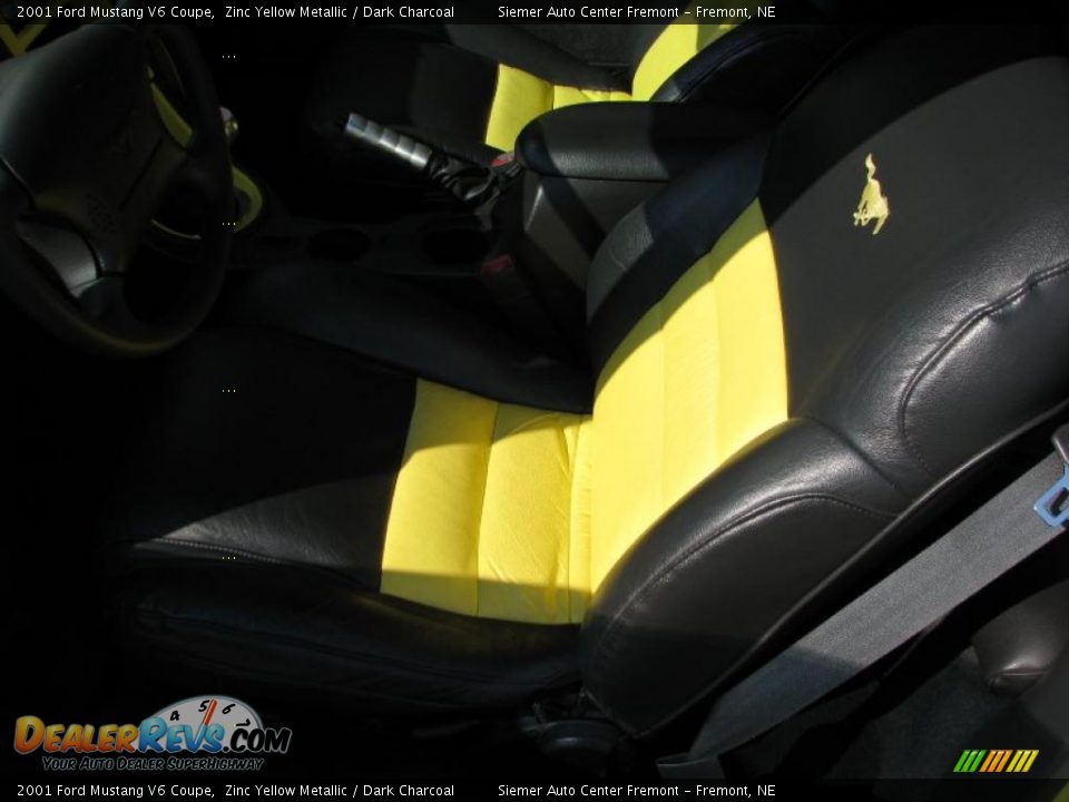 2001 Ford Mustang V6 Coupe Zinc Yellow Metallic / Dark Charcoal Photo #13