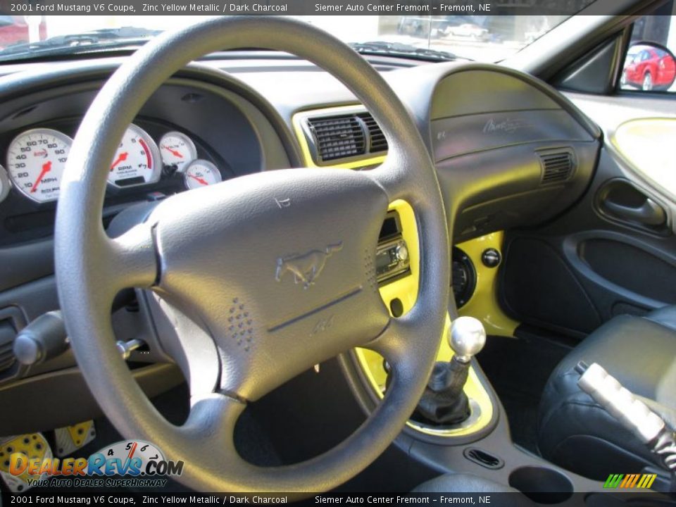 2001 Ford Mustang V6 Coupe Zinc Yellow Metallic / Dark Charcoal Photo #16