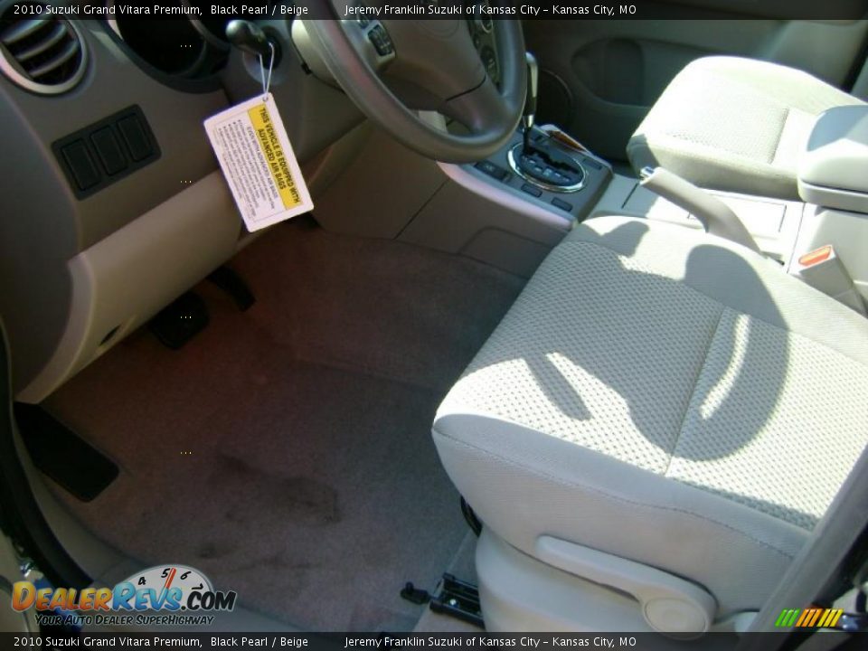 2010 Suzuki Grand Vitara Premium Black Pearl / Beige Photo #10