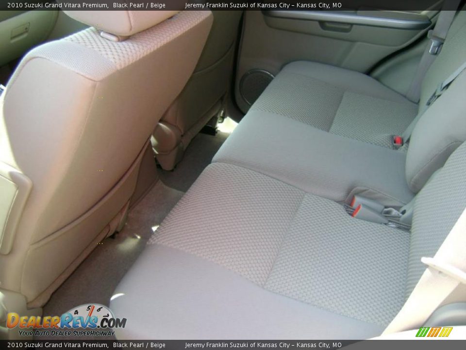 2010 Suzuki Grand Vitara Premium Black Pearl / Beige Photo #18