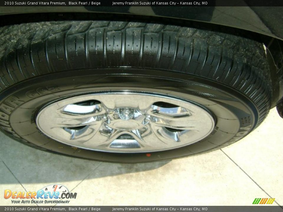 2010 Suzuki Grand Vitara Premium Black Pearl / Beige Photo #24