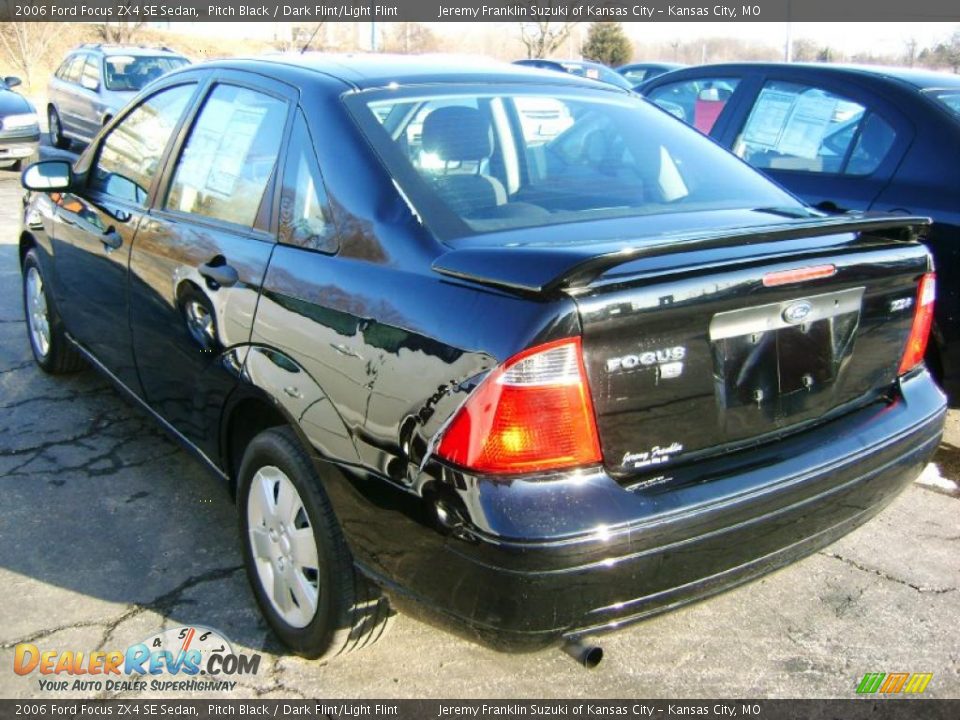 2006 Ford Focus ZX4 SE Sedan Pitch Black / Dark Flint/Light Flint Photo #2