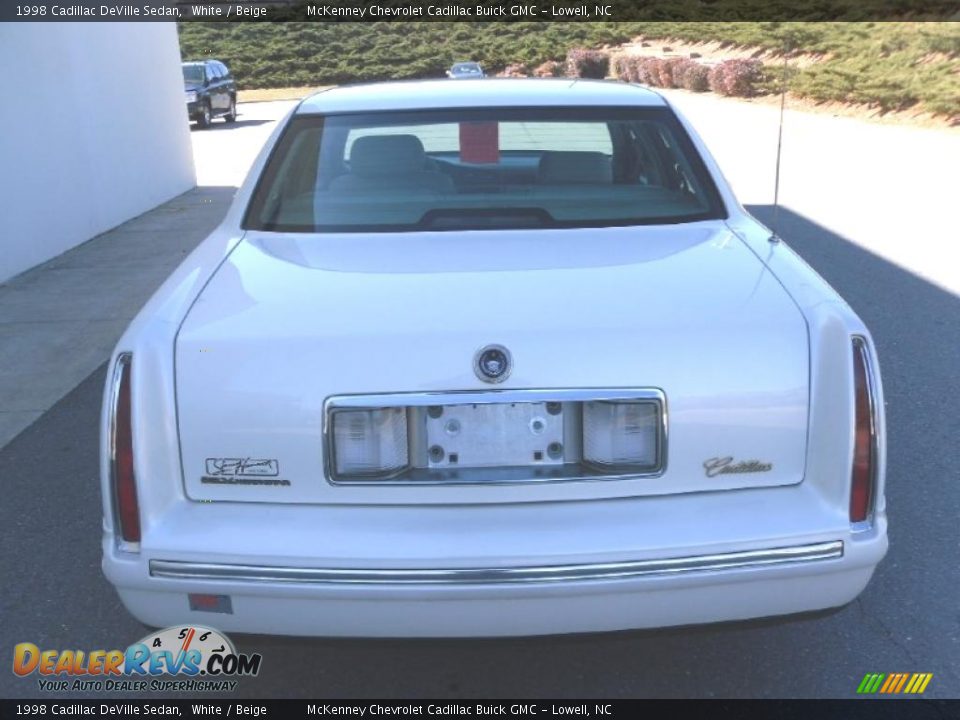 1998 Cadillac DeVille Sedan White / Beige Photo #3