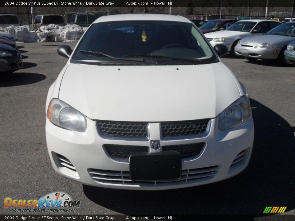 2004 Dodge Stratus SE Sedan Stone White / Dark Slate Gray Photo #1