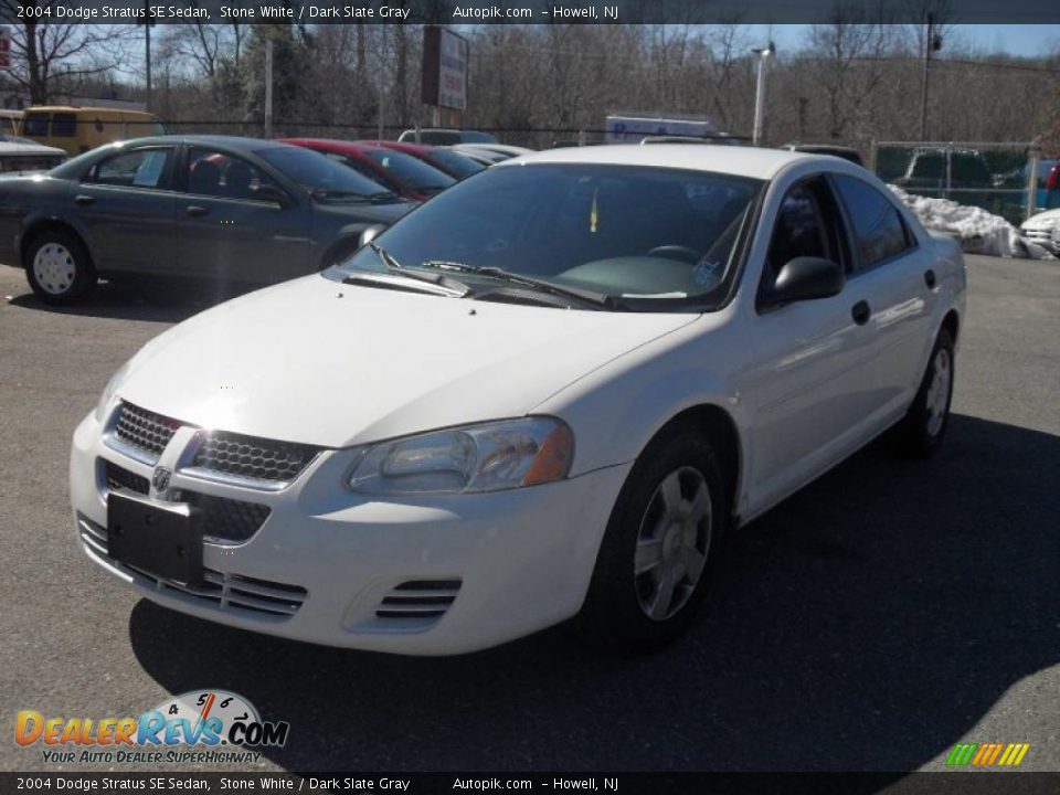 2004 Dodge Stratus SE Sedan Stone White / Dark Slate Gray Photo #2