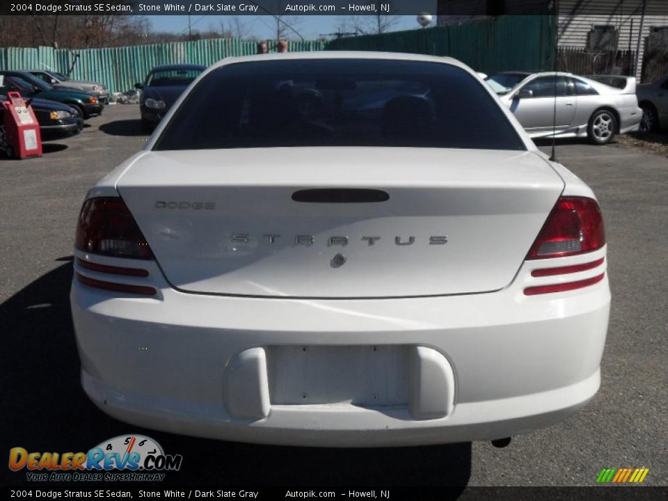 2004 Dodge Stratus SE Sedan Stone White / Dark Slate Gray Photo #6