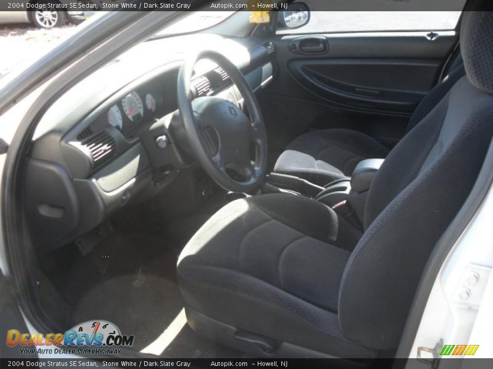 2004 Dodge Stratus SE Sedan Stone White / Dark Slate Gray Photo #9