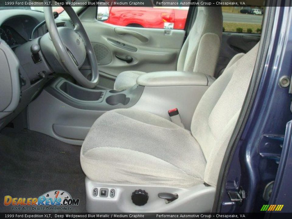 Front Seat of 1999 Ford Expedition XLT Photo #10