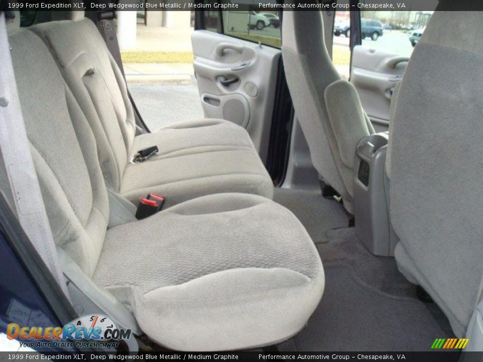 Rear Seat of 1999 Ford Expedition XLT Photo #13