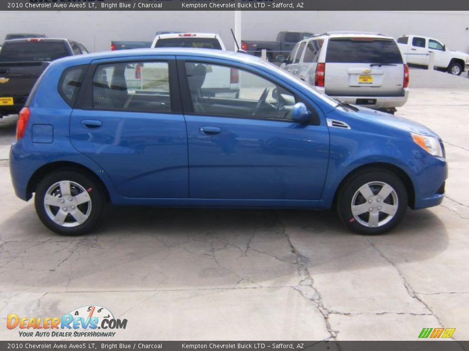 2010 Chevrolet Aveo Aveo5 LT Bright Blue / Charcoal Photo #4