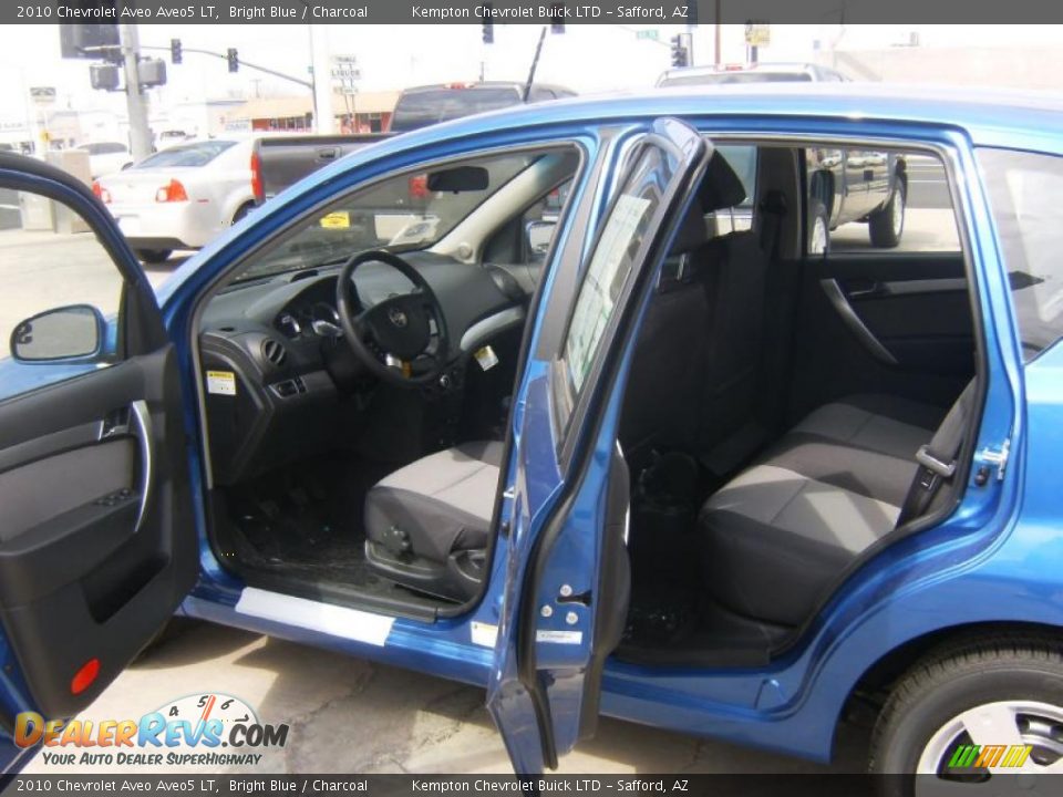 2010 Chevrolet Aveo Aveo5 LT Bright Blue / Charcoal Photo #9