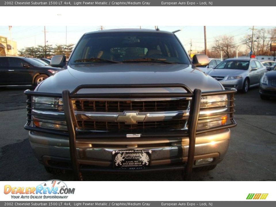 2002 Chevrolet Suburban 1500 LT 4x4 Light Pewter Metallic / Graphite/Medium Gray Photo #3