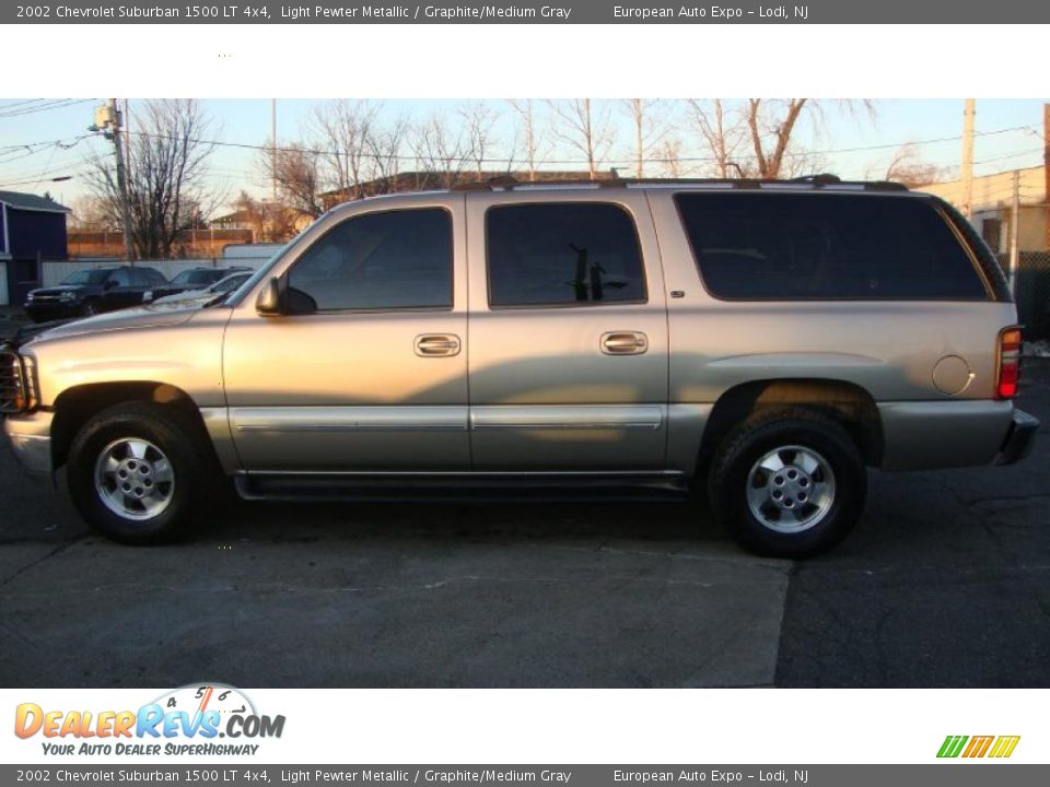 2002 Chevrolet Suburban 1500 LT 4x4 Light Pewter Metallic / Graphite/Medium Gray Photo #4