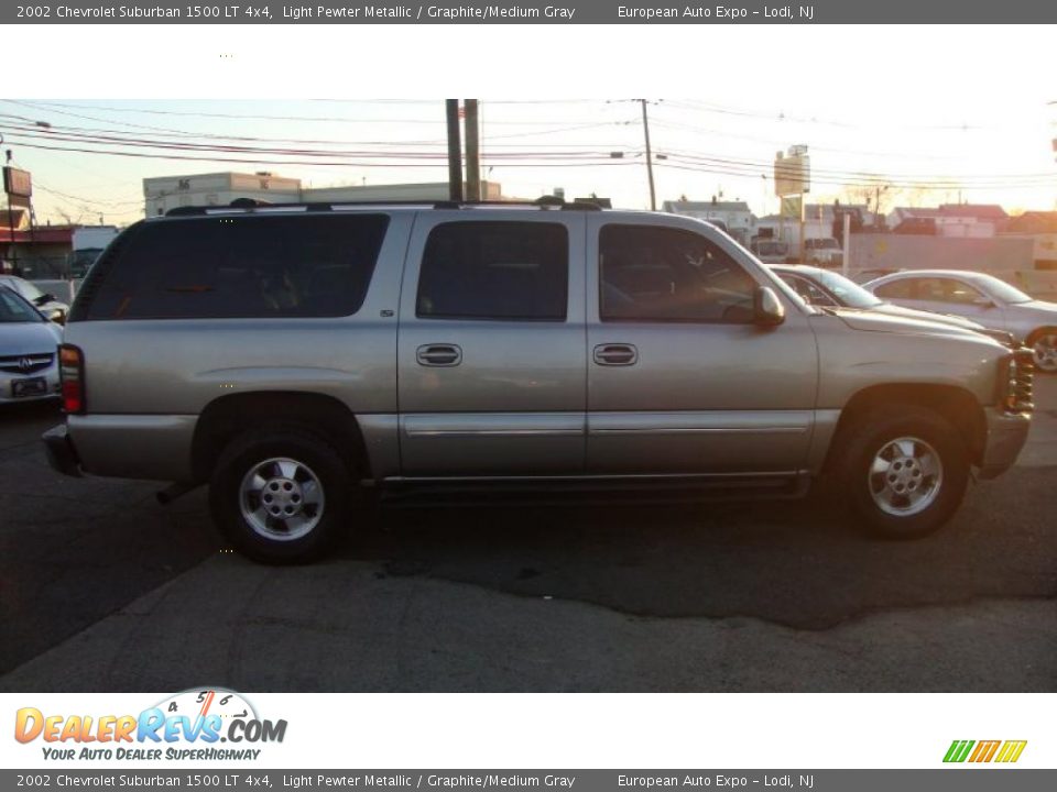 2002 Chevrolet Suburban 1500 LT 4x4 Light Pewter Metallic / Graphite/Medium Gray Photo #5