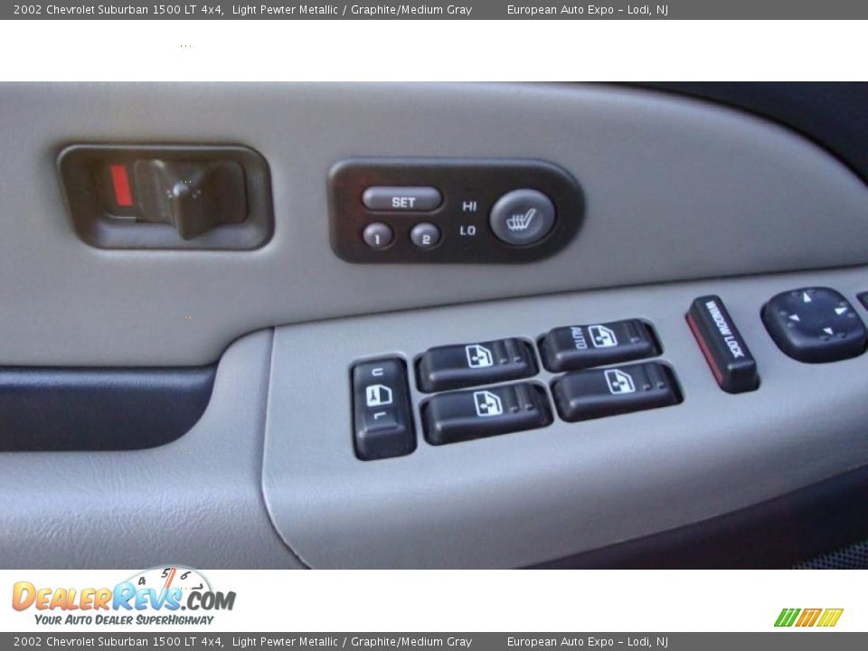2002 Chevrolet Suburban 1500 LT 4x4 Light Pewter Metallic / Graphite/Medium Gray Photo #7