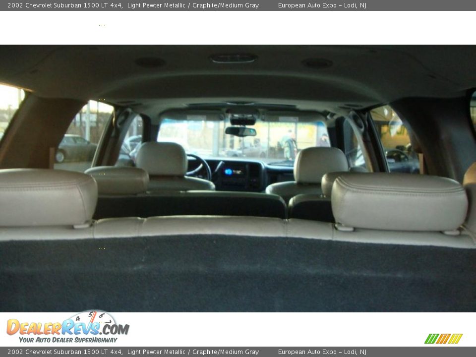 2002 Chevrolet Suburban 1500 LT 4x4 Light Pewter Metallic / Graphite/Medium Gray Photo #18