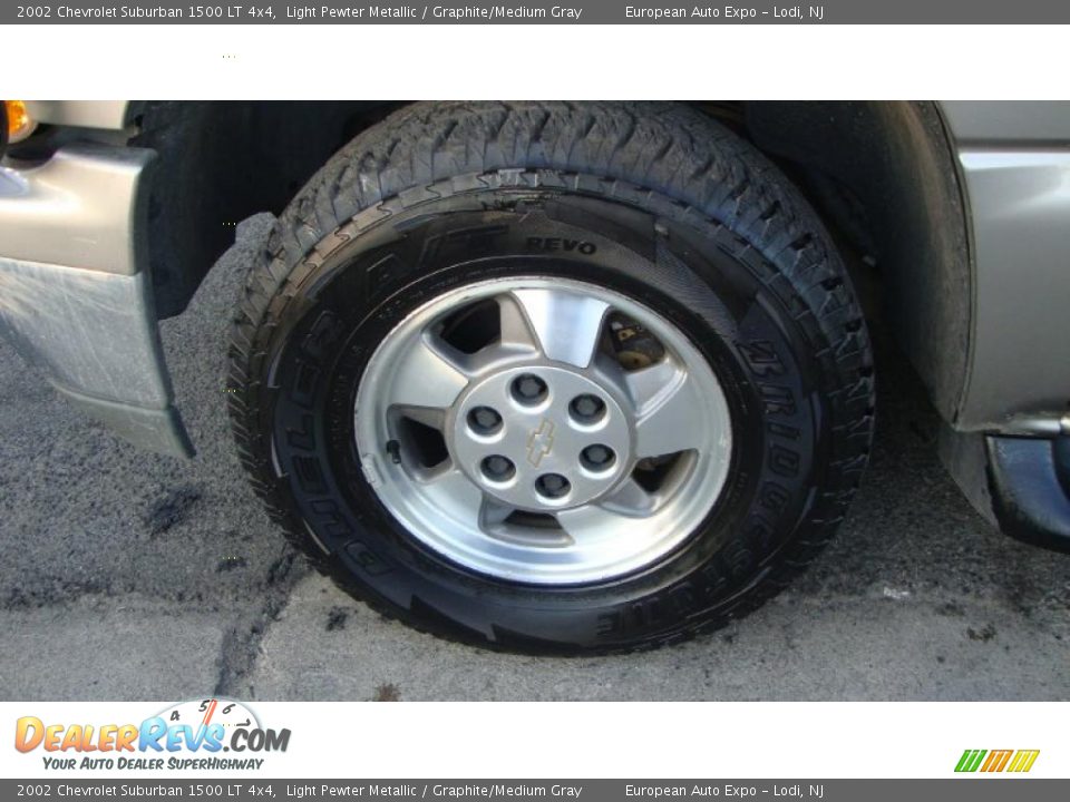 2002 Chevrolet Suburban 1500 LT 4x4 Light Pewter Metallic / Graphite/Medium Gray Photo #21