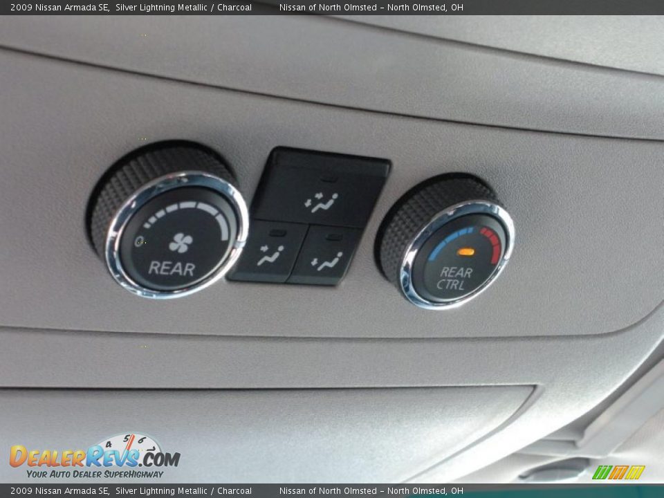 2009 Nissan Armada SE Silver Lightning Metallic / Charcoal Photo #16
