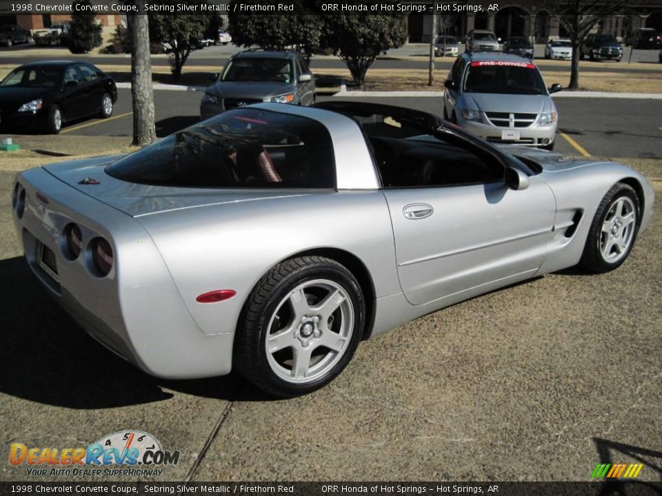 1998 Chevrolet Corvette Coupe Sebring Silver Metallic / Firethorn Red Photo #5