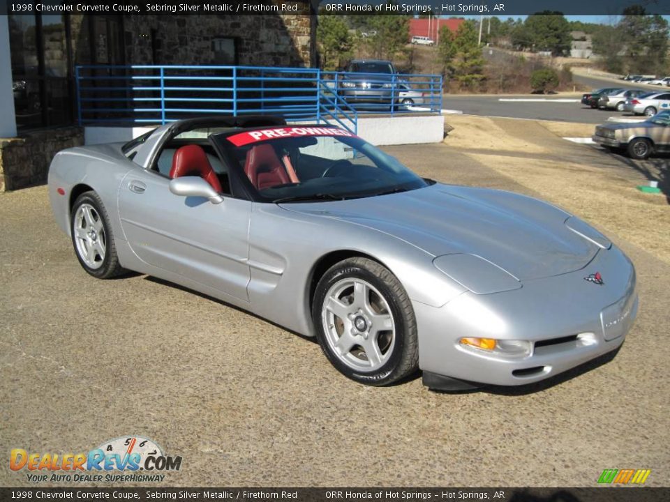 1998 Chevrolet Corvette Coupe Sebring Silver Metallic / Firethorn Red Photo #7