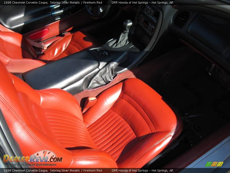 1998 Chevrolet Corvette Coupe Sebring Silver Metallic / Firethorn Red Photo #15