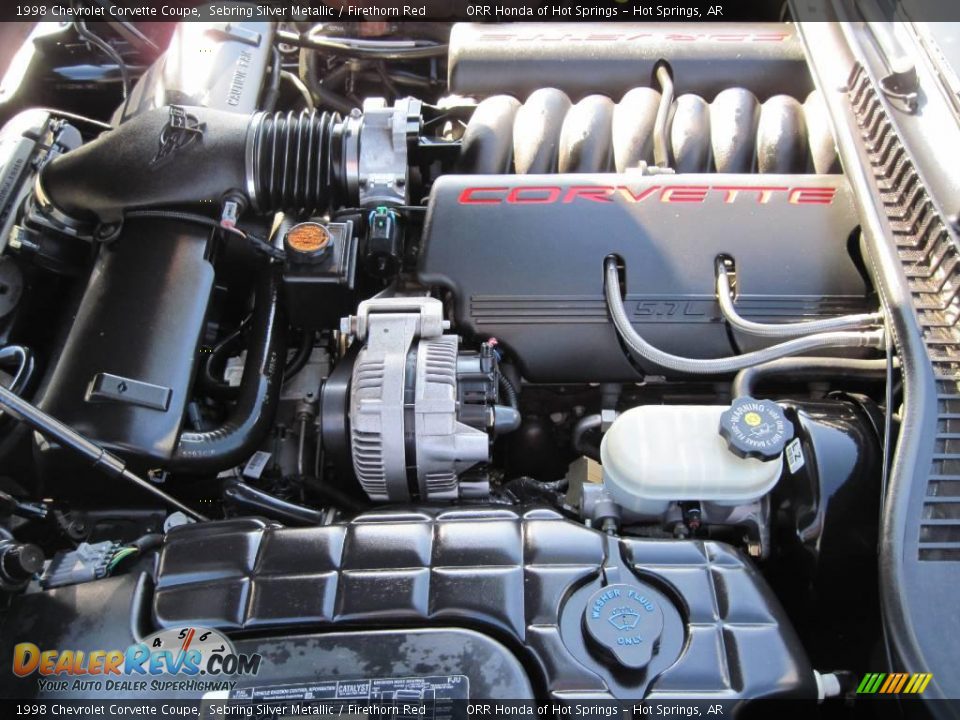 1998 Chevrolet Corvette Coupe Sebring Silver Metallic / Firethorn Red Photo #19