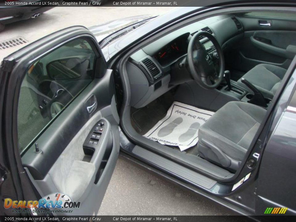 2005 Honda Accord LX Sedan Graphite Pearl / Gray Photo #9
