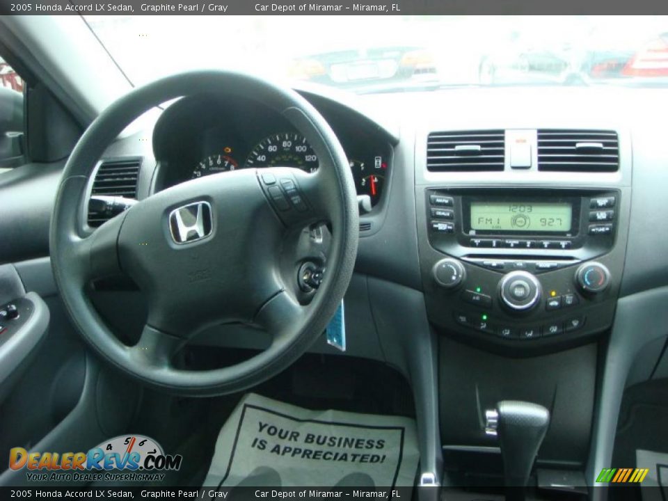 2005 Honda Accord LX Sedan Graphite Pearl / Gray Photo #13
