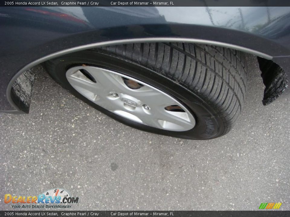 2005 Honda Accord LX Sedan Graphite Pearl / Gray Photo #14