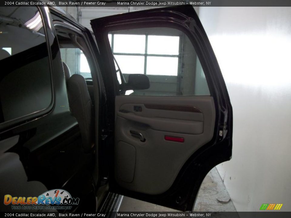 2004 Cadillac Escalade AWD Black Raven / Pewter Gray Photo #13