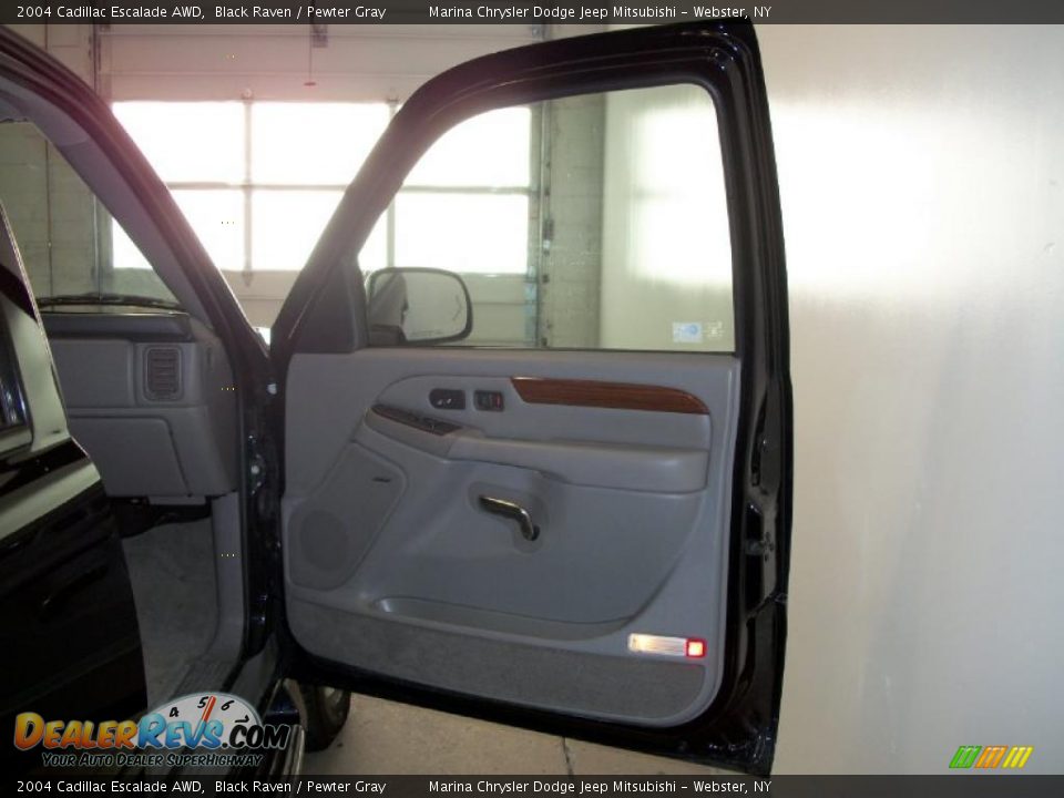 2004 Cadillac Escalade AWD Black Raven / Pewter Gray Photo #15