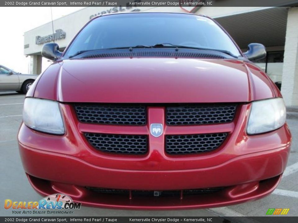2002 Dodge Grand Caravan Sport Inferno Red Pearl / Taupe Photo #8