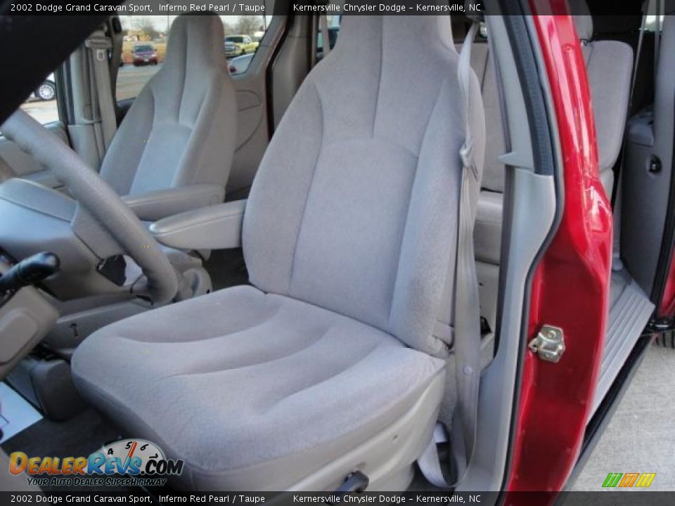 2002 Dodge Grand Caravan Sport Inferno Red Pearl / Taupe Photo #9