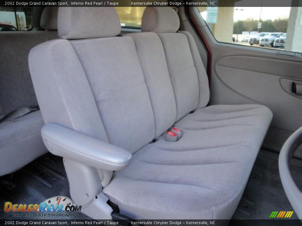2002 Dodge Grand Caravan Sport Inferno Red Pearl / Taupe Photo #16