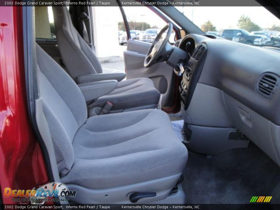 2002 Dodge Grand Caravan Sport Inferno Red Pearl / Taupe Photo #19
