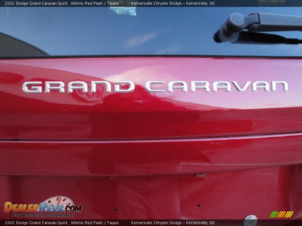 2002 Dodge Grand Caravan Sport Inferno Red Pearl / Taupe Photo #32