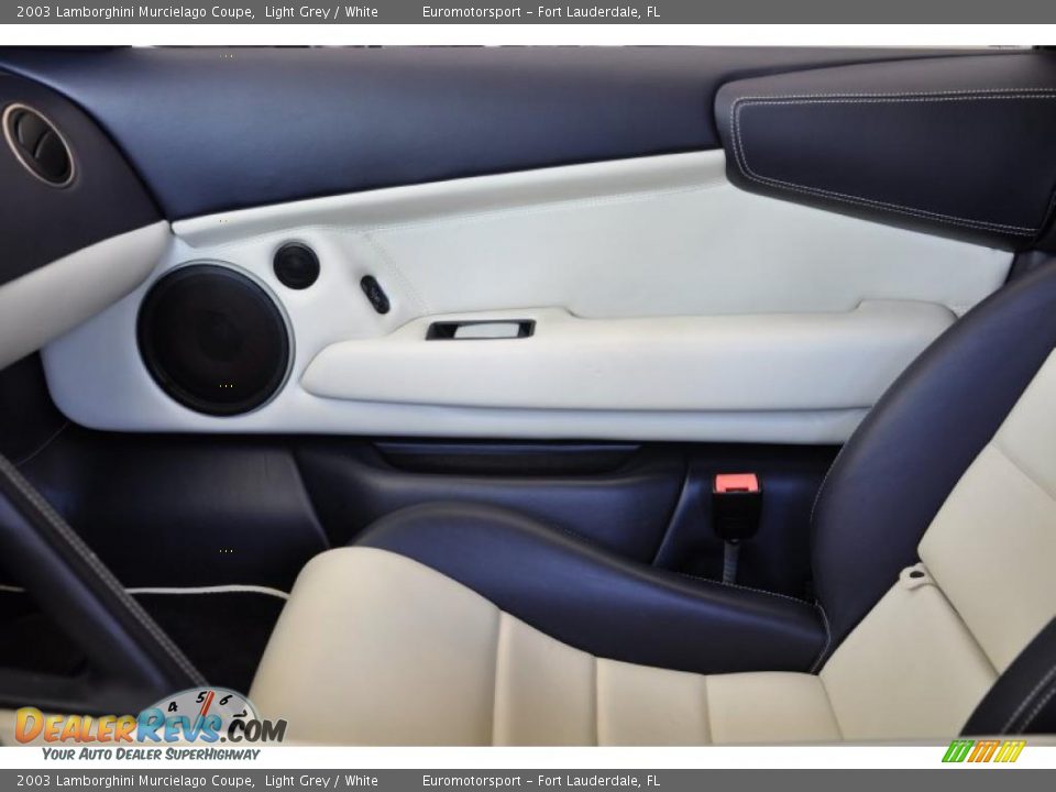 2003 Lamborghini Murcielago Coupe Light Grey / White Photo #18