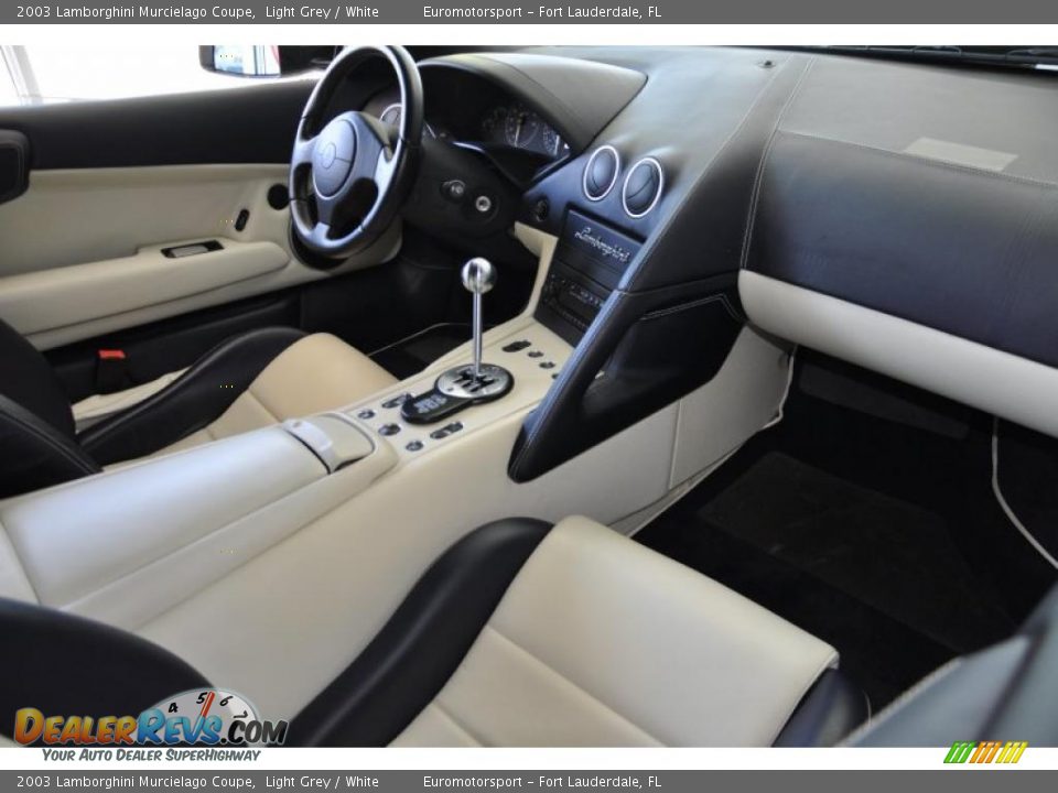 2003 Lamborghini Murcielago Coupe Light Grey / White Photo #25