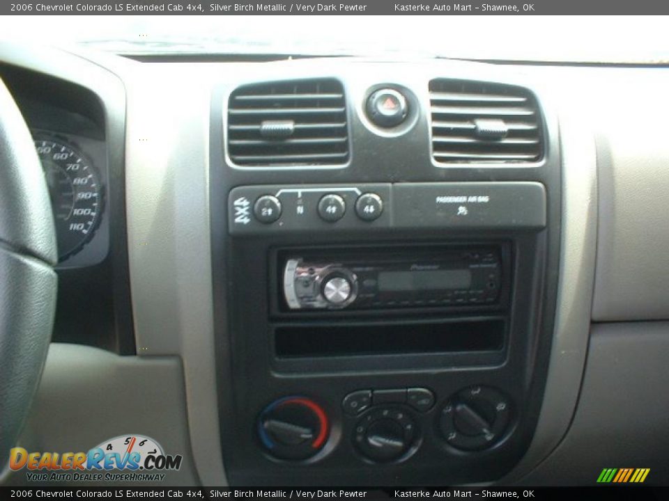 2006 Chevrolet Colorado LS Extended Cab 4x4 Silver Birch Metallic / Very Dark Pewter Photo #12