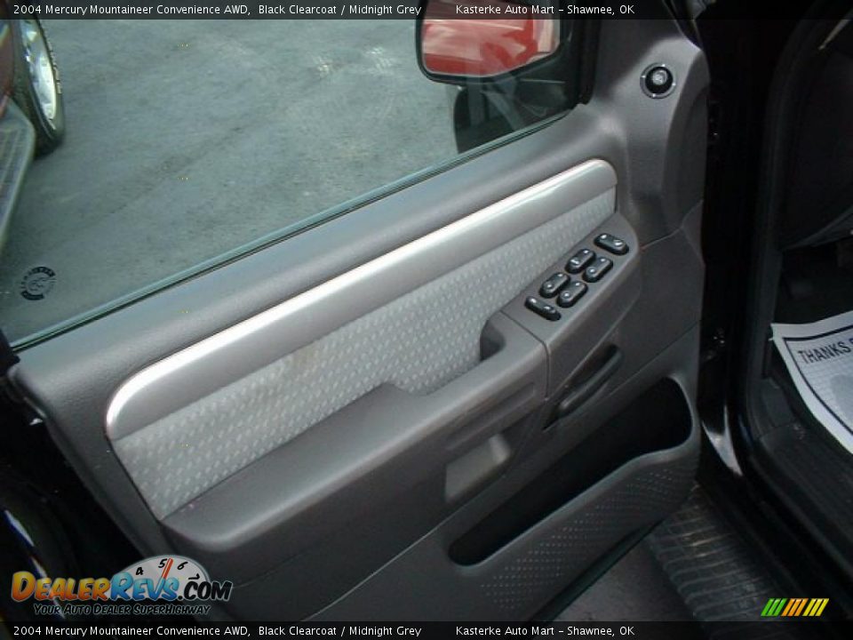 2004 Mercury Mountaineer Convenience AWD Black Clearcoat / Midnight Grey Photo #8