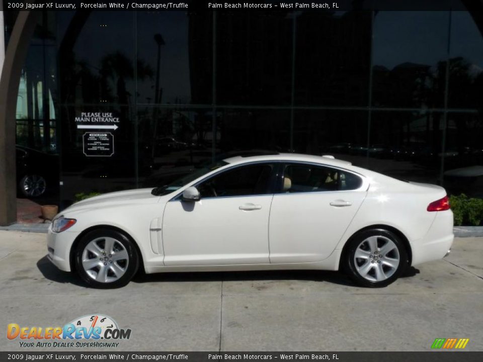 2009 Jaguar XF Luxury Porcelain White / Champagne/Truffle Photo #3