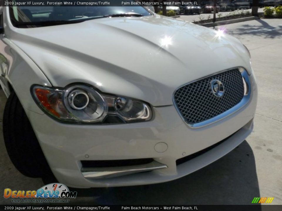 2009 Jaguar XF Luxury Porcelain White / Champagne/Truffle Photo #8